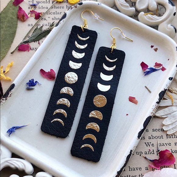 Moon Phase Leather Bar Earrings🌜Boho - Picture 1 of 5